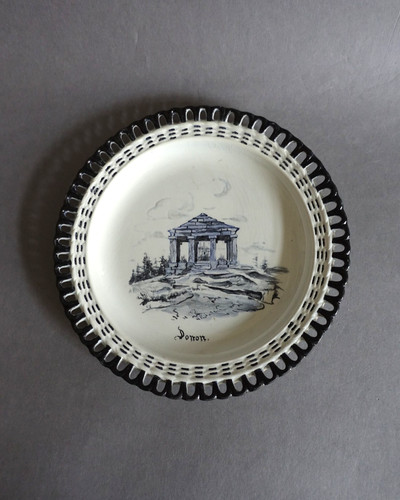 Assiette faïence ajourée - en,