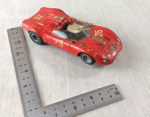 Ancienne voiture pour circuit