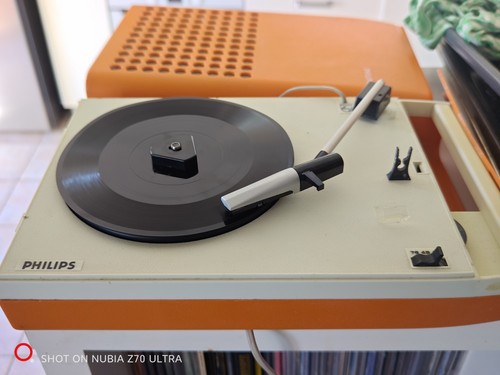 Tourne disque vintage - tourne-disque,