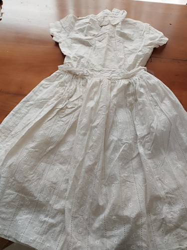 Robe blanche fillette