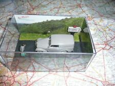 Renault Juvaquatre IXO 1/43 Blue Road Series "The Gas Breakdown"