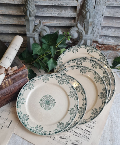 Anciennes assiettes plates - anciennes,