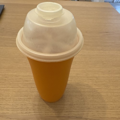Tupperware shaker 500 - shaker,