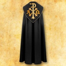 Chape brodée noire