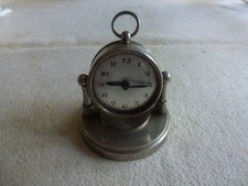 MAGNIFIQUE REVEIL LAITON