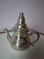 théière en inox argenté marocaine vintage.
