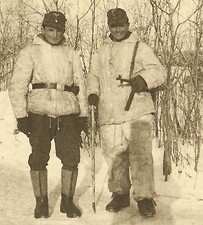 **BEST! Luftwaffe Field Division Troops in Snow Camo w/ MP40 Maschinenpistole!**