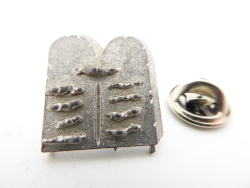 Pin pins badge - pin's,