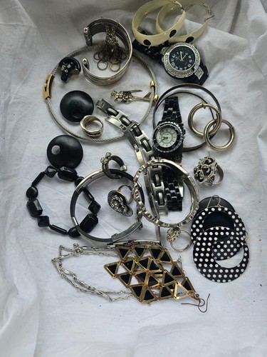 Lot bijoux trier vintages - bijoux,