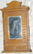 ancienne petite armoire pour