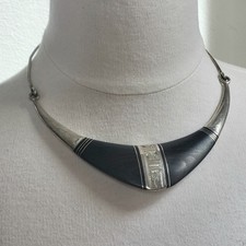 Collier Torque Touareg Berbère en Ébène et Métal Signé Artisanat Africain Chic