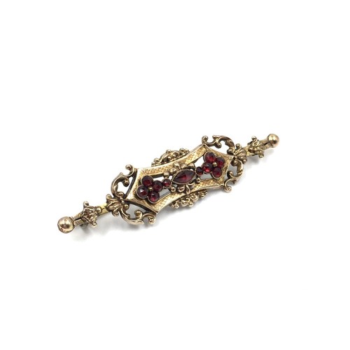 Broche ancienne historicisme