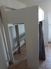 lit mezzanine bureau et penderie blanc très bon état 