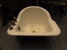 ancienne petite baignoire
