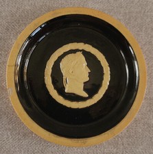 FINE FAIENCE PROBABLE APT CASTELET SARREGUEMINES NAPOLÉON 1834 MEDALLION (1/3)