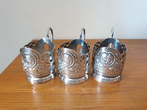 Trois superbes podstakannik