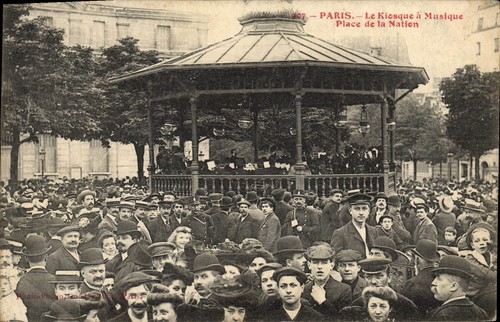 Paris kiosque à - —, le