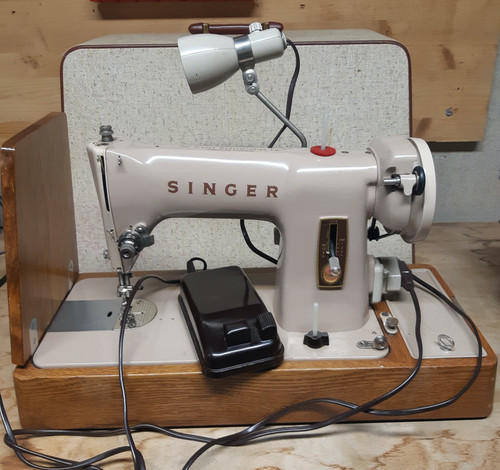 Machine coudre singer - à,