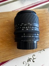 Objectif zoom sigma  28-70Mm 1:3.5-4.5 Objectif monture NIKON