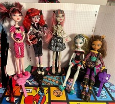 Lot Poupées monster high Dracula, Rochelle, Operetta, Wolf Et Laguna