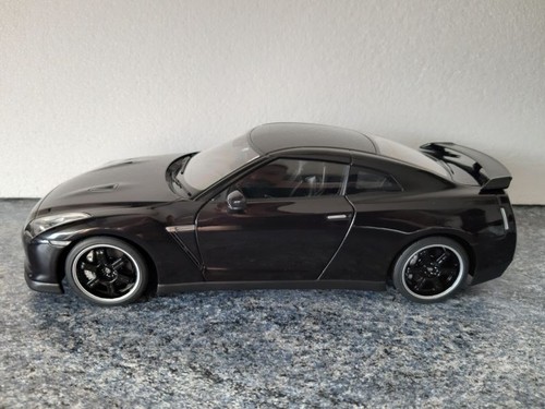 Autoart nissan gtr - 1/18,