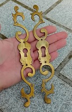 2 ANCIENNES ENTRÉES DE CLÉ SERRURE DE MEUBLE en bronze ou laiton   N°111