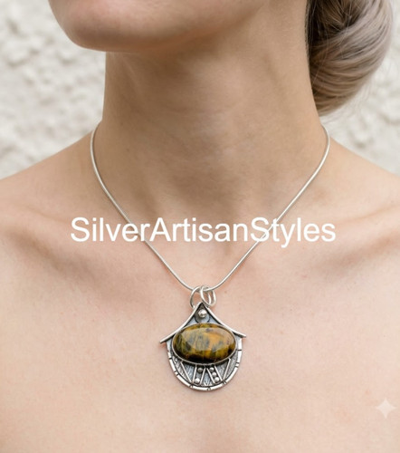 Collier chaîne boho fait - , main