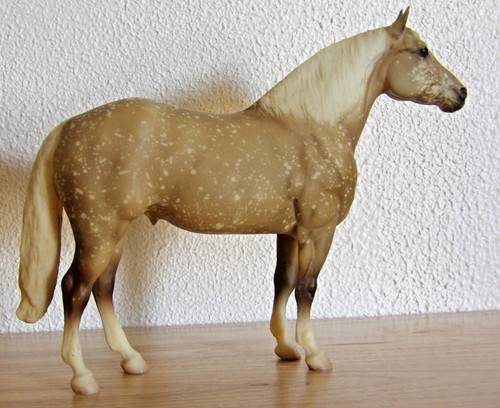 Vtg breyer horse dappled - vtg,