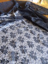 Dentelle noire  - 114 cm x 150 cm