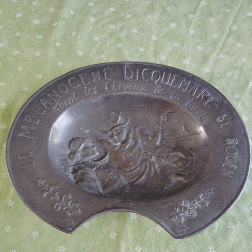 Plat barbe ancien etain - plat,