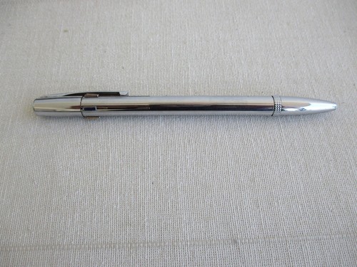 Stylo billes rétractables - à,