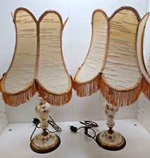 Très jolies lampes de chevet abat jour à frange et pied en faïence
