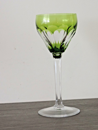 Verre facettes couleur vert - a,