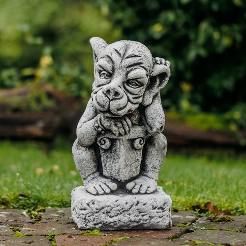 Gargouille sur socle motif - , i