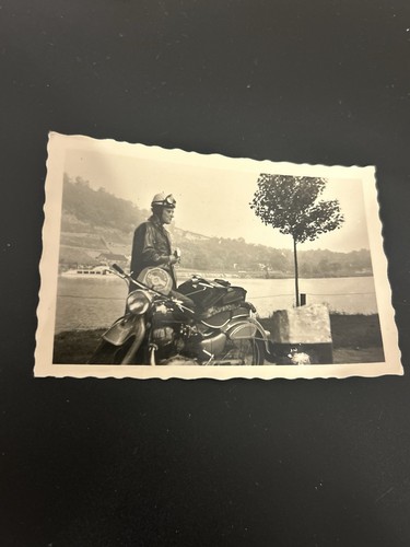 Photo moto ancienne - moto,