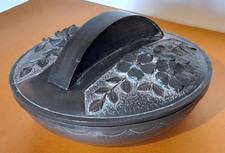 ancienne boite en étain ciselé sculpté repoussé signée René Sitoleux art déco