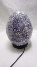 Très jolie lampe œuf en verre mosaïque bleu du plus bel effet