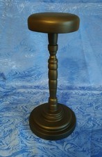 PORTE CHAPEAU/ Présentoir  en