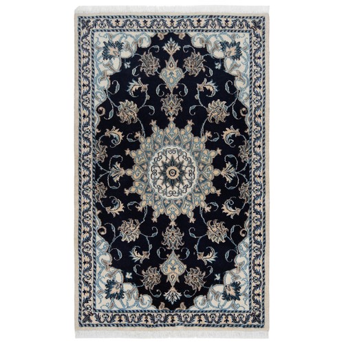 Tapis oriental noué la - tapis,