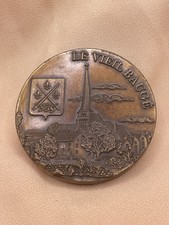Le Vieil Bauge by Valton Graveur Bronze Medal