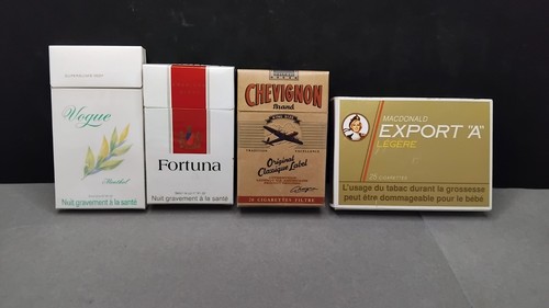 Lot paquets de cigarettes - de,