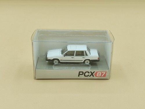 Volvo 740 blanc 1984 - 1/87,