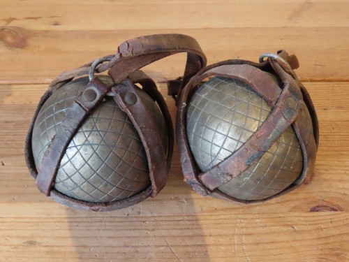 Paire boules cloutées - paire,