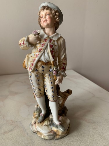 Statuette figurine porcelaine - figurine,