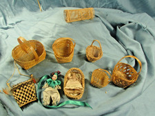 8 minis paniers, berceau etc