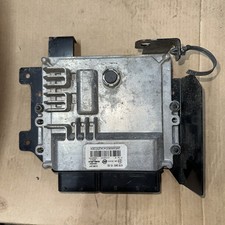 SSANGYONG TIVOLI XLV Engine Control Unit ECU  6735401032
