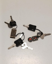 Lot d'anciennes clés de