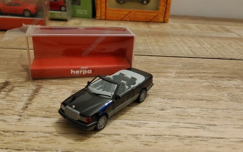 Mercedes 300 cabriolet noir - 300,