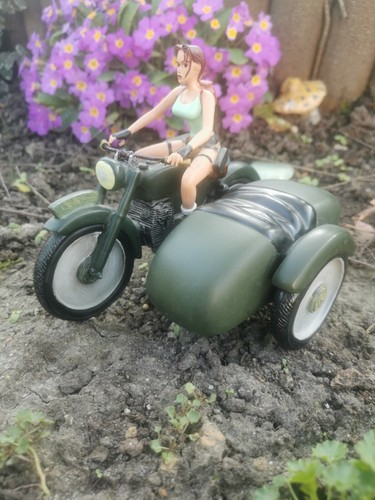 Side car lara croft - lara,
