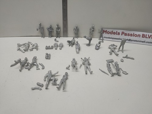 Figurines le mans - le,